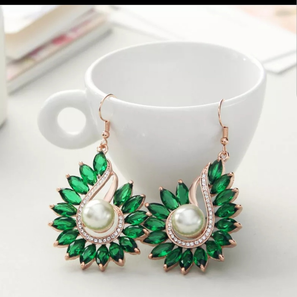 Pearl zircon earrings